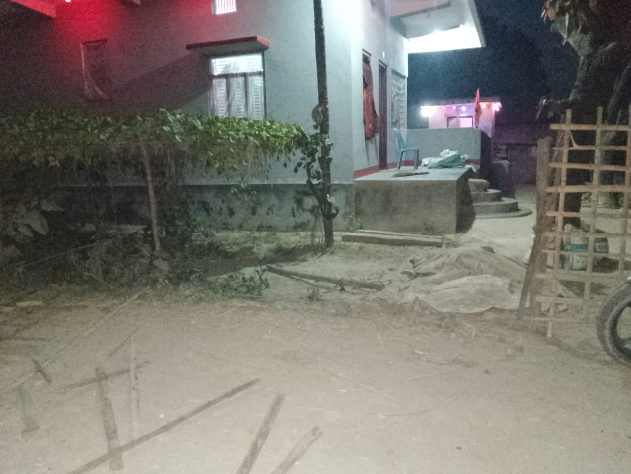 सप्तरीमा अदालतको अवहेलना गर्दै घेरिएको टाठलाई तोडफोड र कुटपिटको घटना