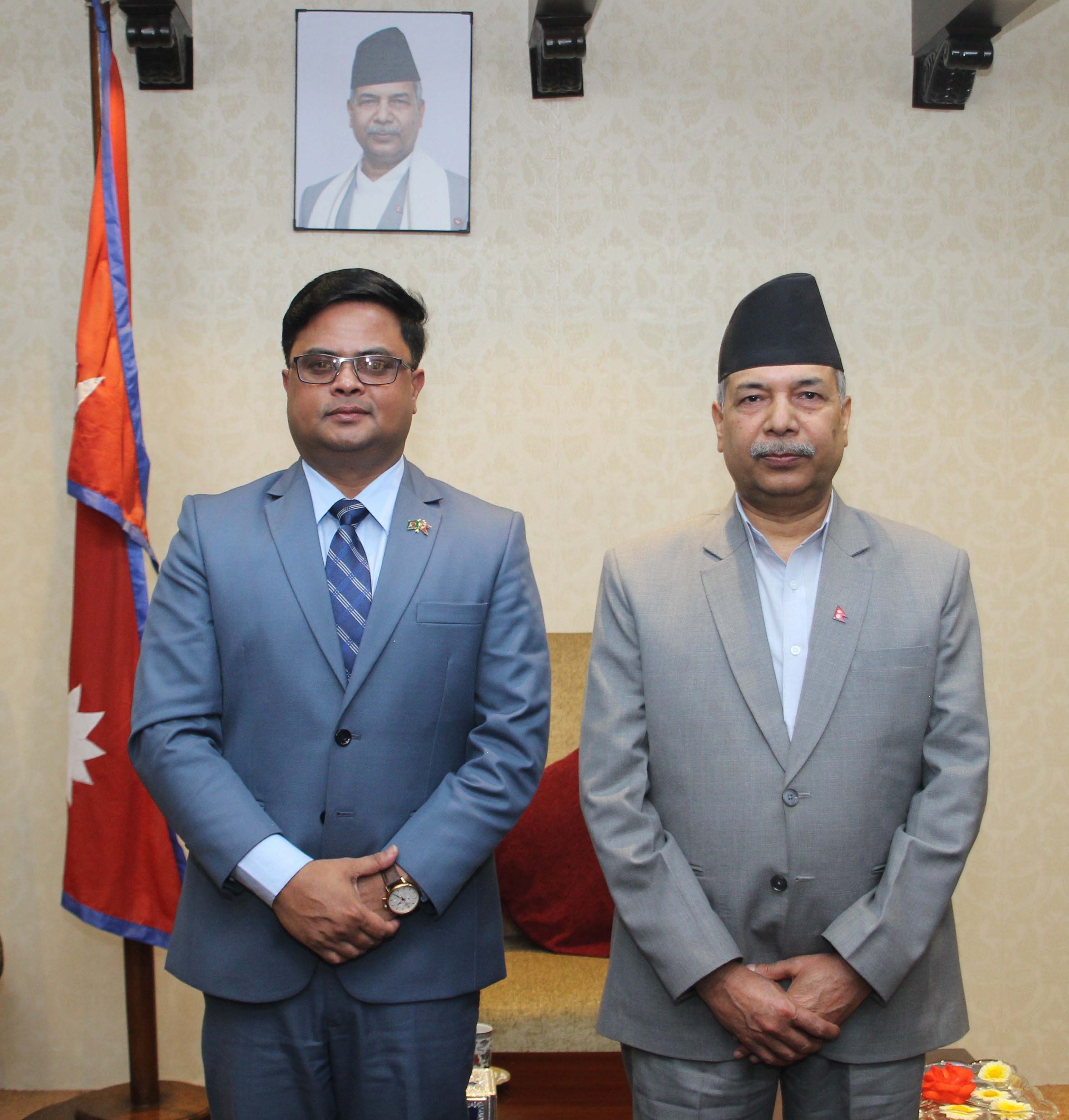 उपराष्ट्रपति  यादव र बङ्गलादेशी कार्यवाहक राजदूत मोहम्मद हुमायूँ कबीर बीच शिष्टाचार भेटवार्ता