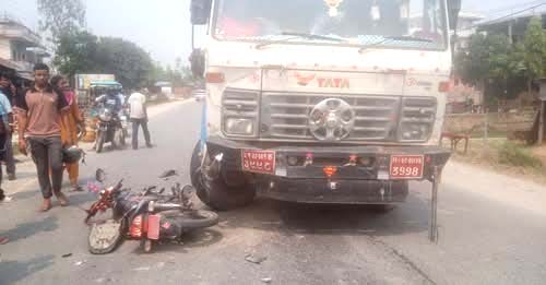 सप्तरीमा मोटरसाइकल र टिपर ठोक्किँदा एक गम्भीर घाइते