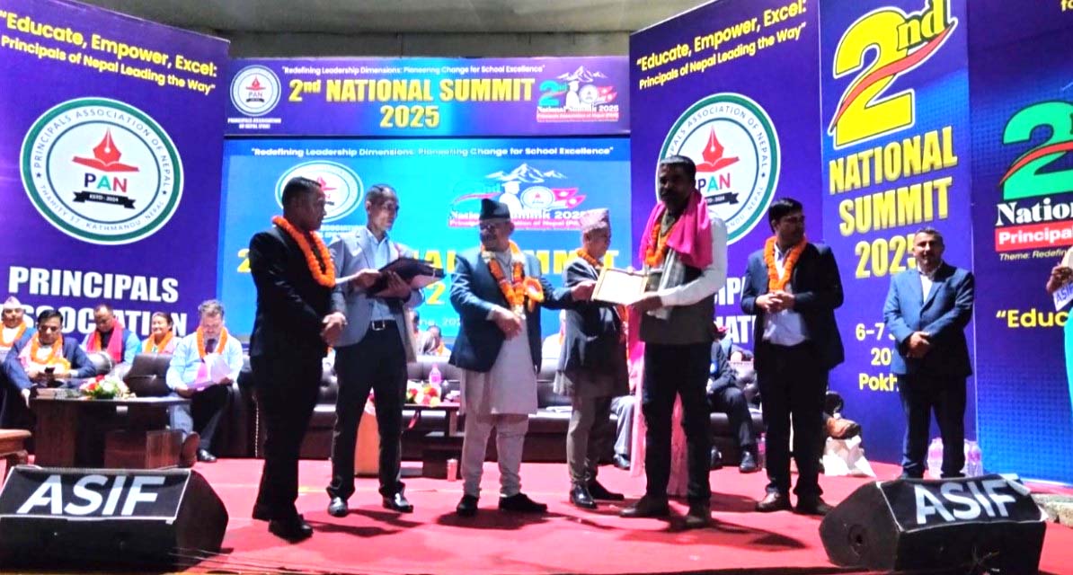 पानद्वारा महोत्तरी गाउँपालिकालाई उत्कृष्ट पालिका सम्मान