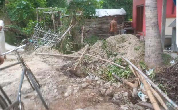 गिट्टी बालुवा हटाइ क्षति पु¥याएको भन्दै वडाध्यक्षविरुद्ध आशिष खड्गाको गुनासो