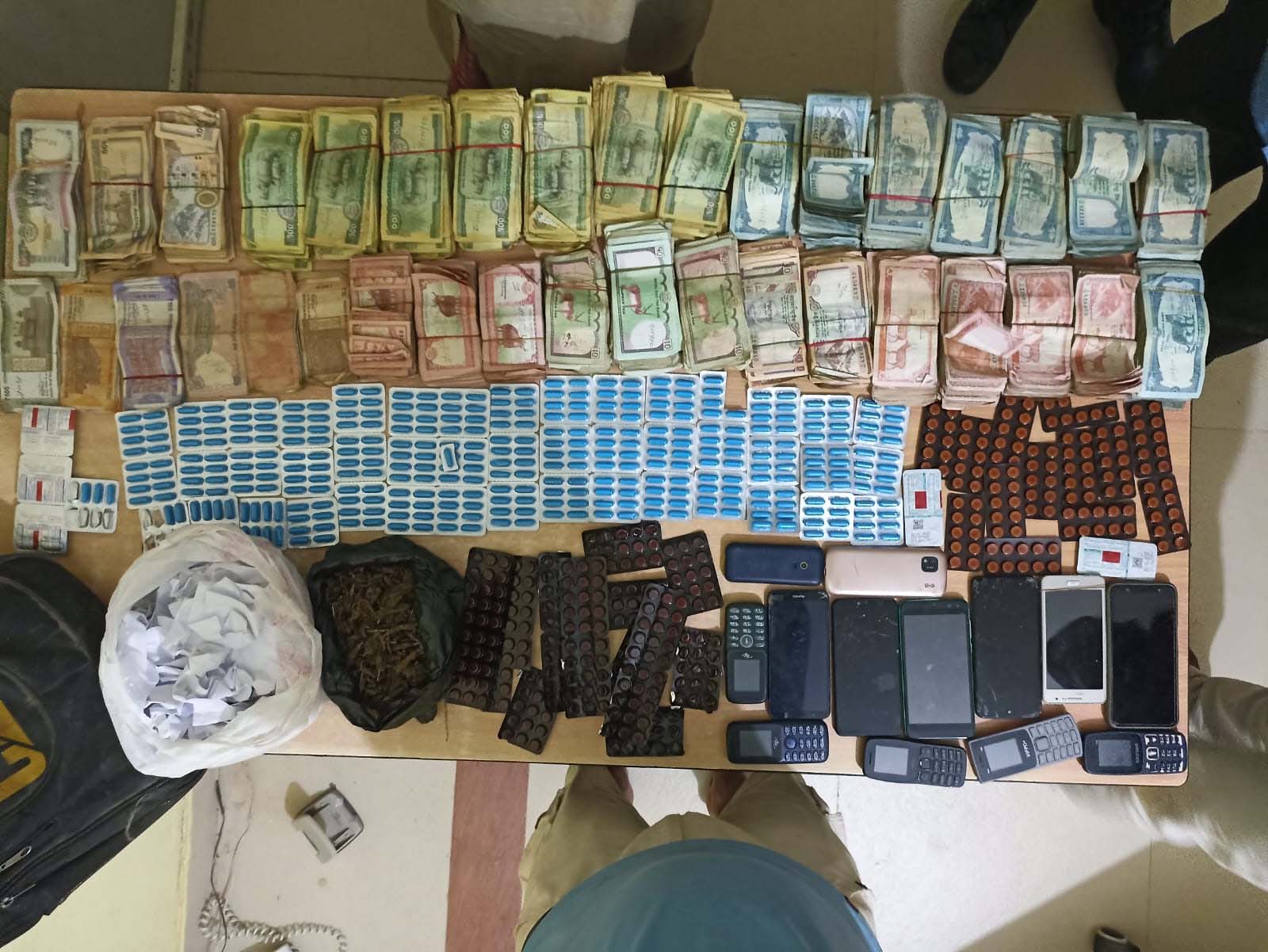 लागू औषध गोटी र गाँजासहित १ जना पक्राउ