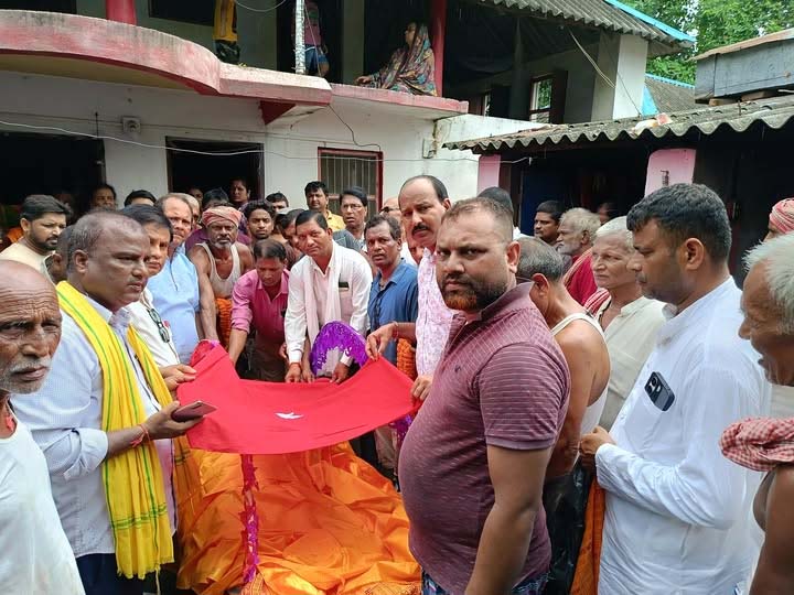 जसपा नेता साहलाई पार्टीको झण्डा ओढाई श्रद्धाञ्जली