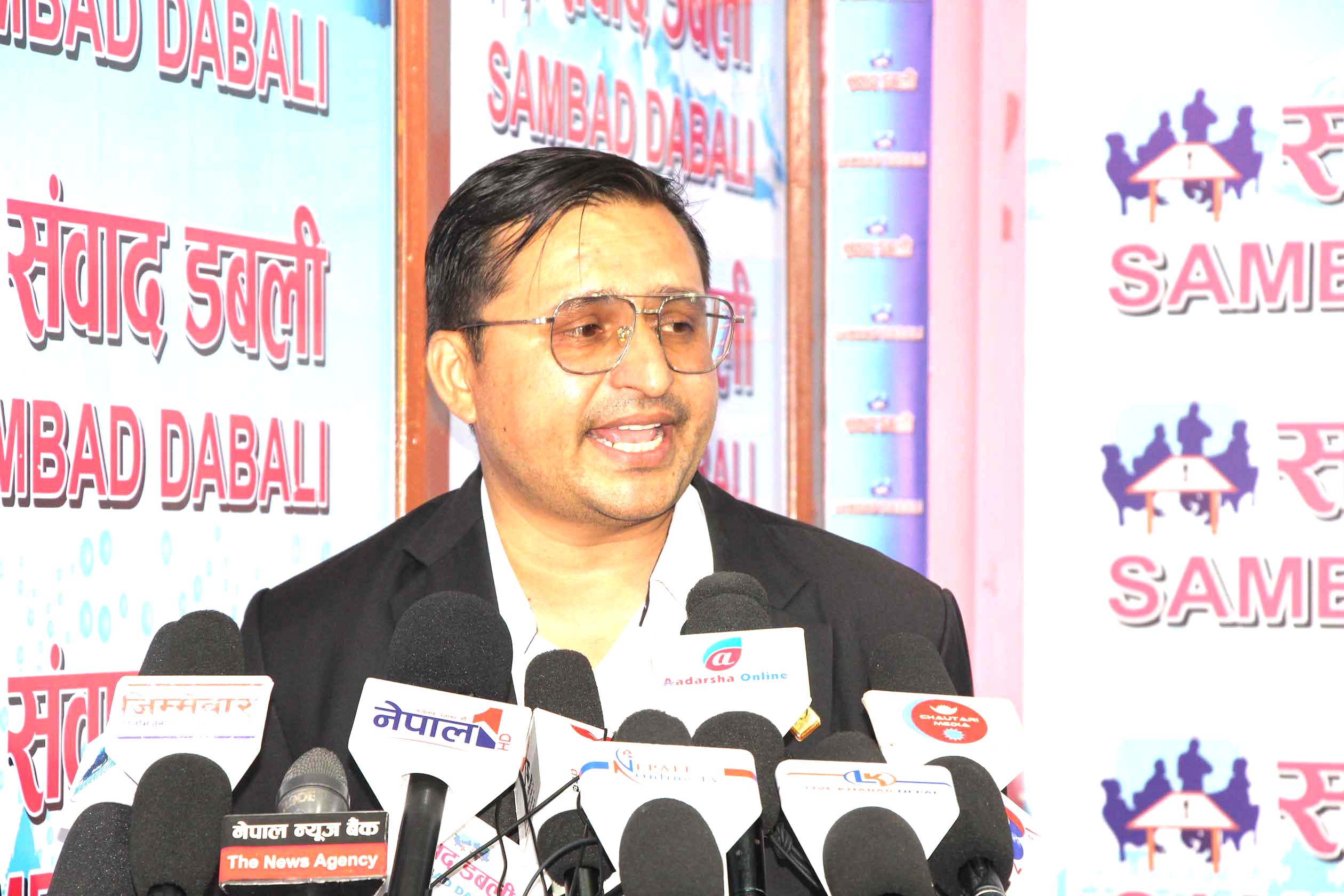 ओली सरकार कामचलाउ, राष्ट्रपतिले नयाँ सरकार गठनको आह्वान गर्नुपर्छ:अधिवक्ता न्यौपाने