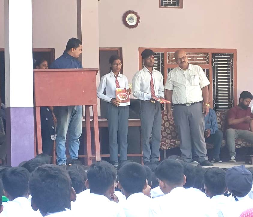 रोयल सेकन्डरी स्कूलमा समाचकेवा र पुरस्कार वितरण कार्यक्रम सम्पन्न