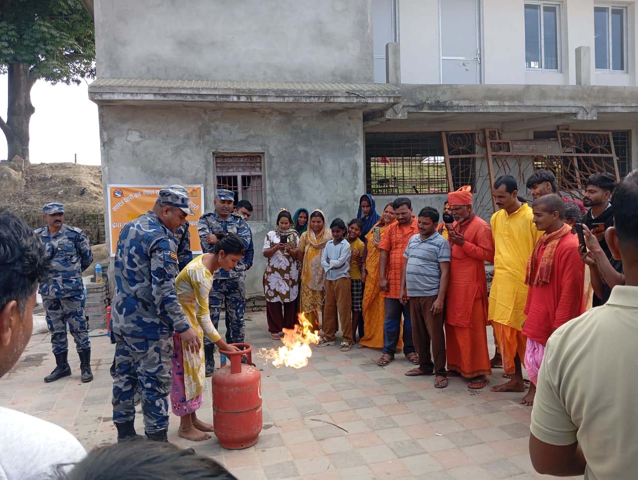 सशस्त्र प्रहरी वेश क्याम्प भारदहद्वारा आगलागी जनचेतनामूलक कार्यक्रम सम्पन्न