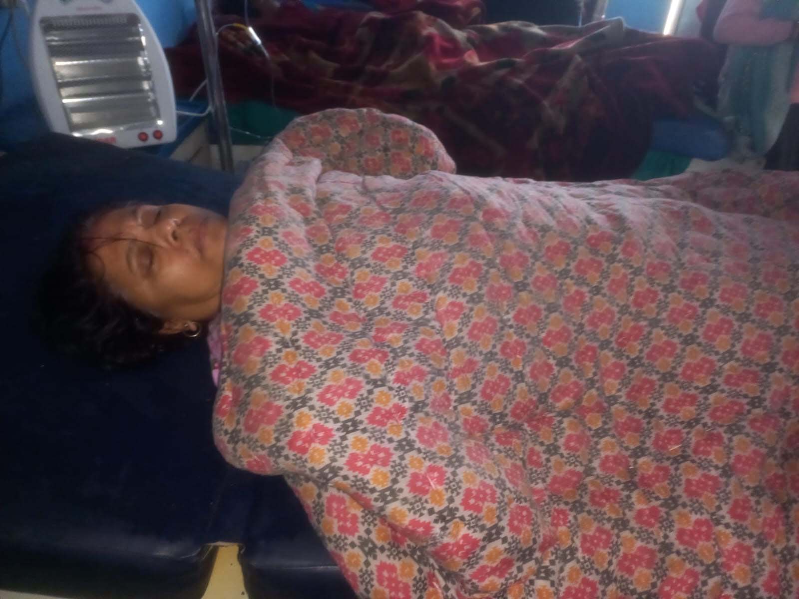 कोशी ब्यारेजमा एक महिलाले हामफाल्दा बगाइरहेको अवस्थामा उद्धार