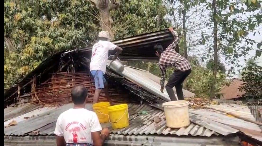 हनुमाननगर कंकालिनीमा घरदैलो कार्यक्रमकै बीच आगलागी, स्वाभिमान पार्टीका नेता–कार्यकर्ताद्वारा नियन्त्रण