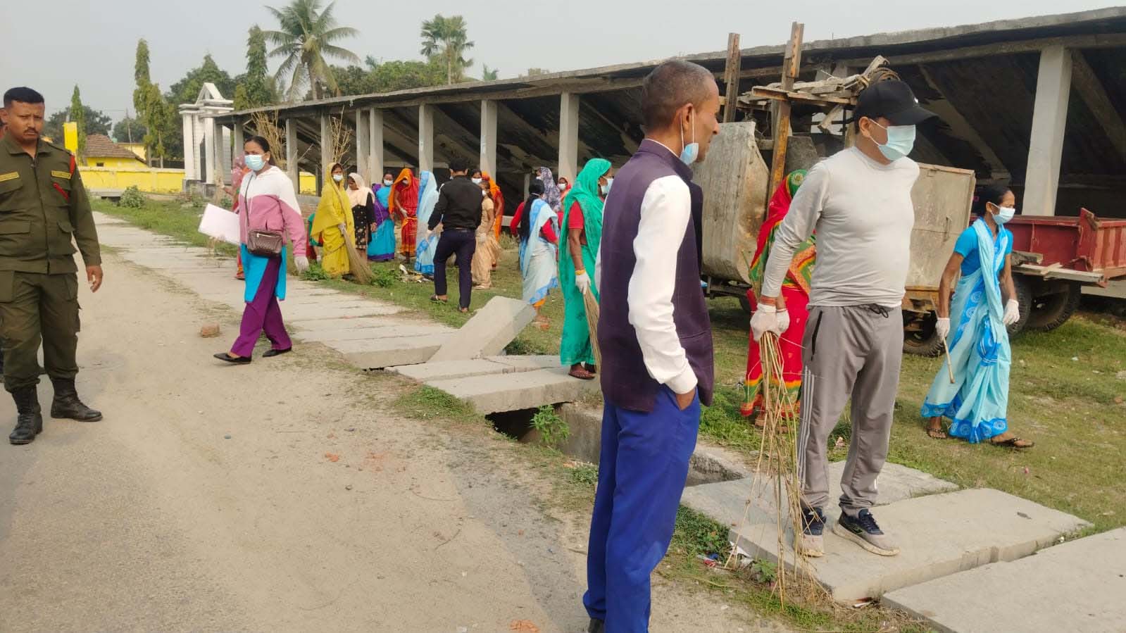 बोदेबरसाईन बजारमा सरसफाई अभियान जारी