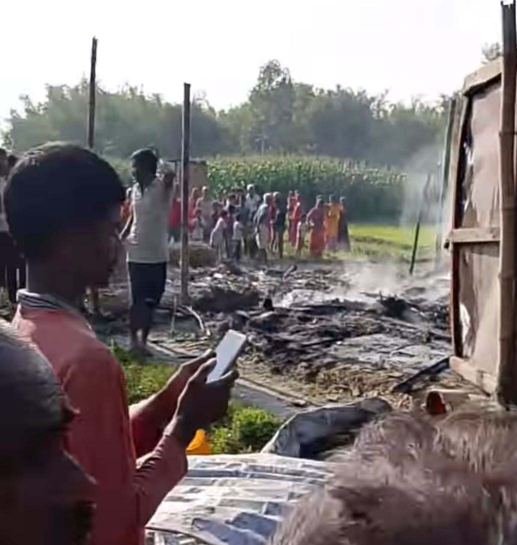 भारदहमा आगलागि हुँदा तीनवटा घरहरू जलेर नष्ट 