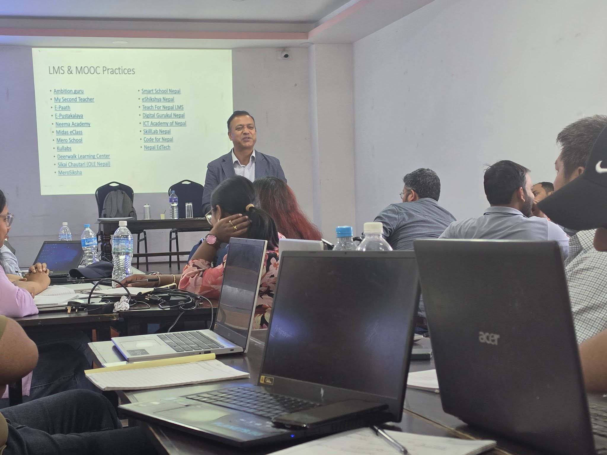 एभरेष्ट इन्जिनियरिङ कलेजका सम्पूर्ण शिक्षक ‘एआई दीक्षित’